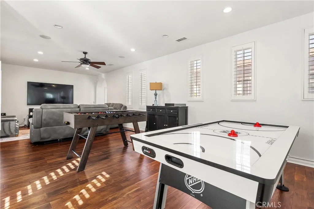 26910 Mirasol Street, Valencia, California 91355 home-pic-17