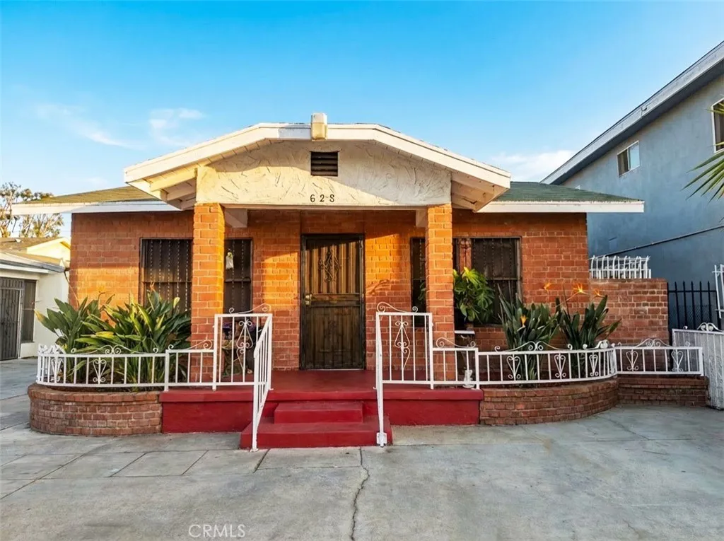 628 E 87th Place, Los Angeles, California 90002 home-pic-1