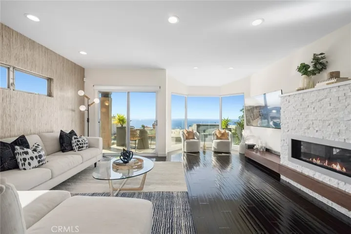 Open concept and lots of natural light
