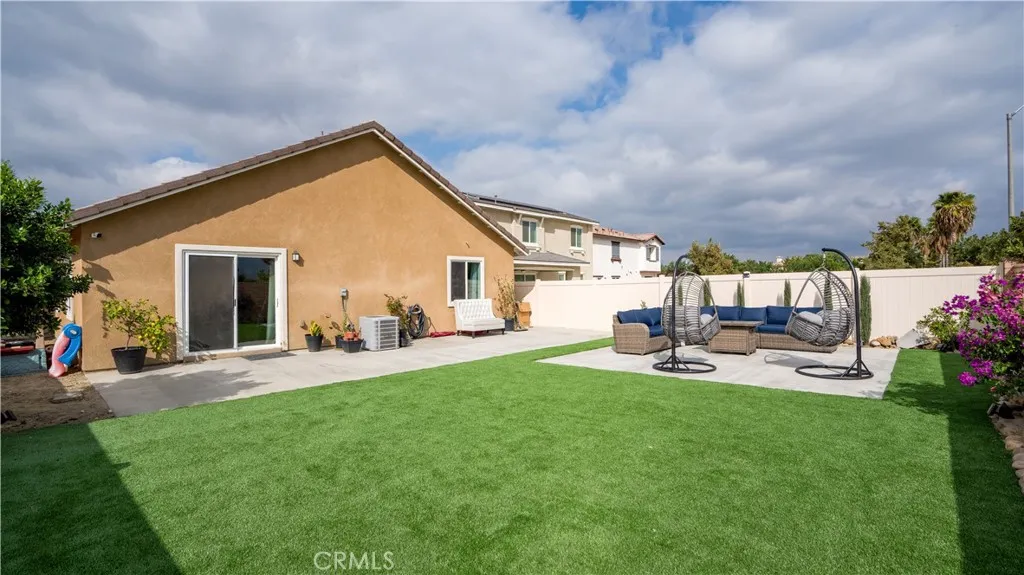 1133 Avenida Del Rio, San Jacinto, California 92582 home-pic-21