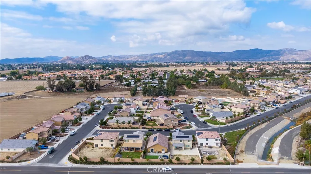 1133 Avenida Del Rio, San Jacinto, California 92582 home-pic-27