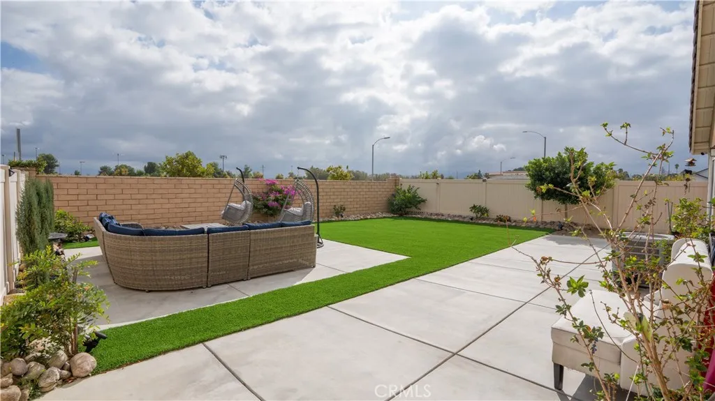 1133 Avenida Del Rio, San Jacinto, California 92582 home-pic-19