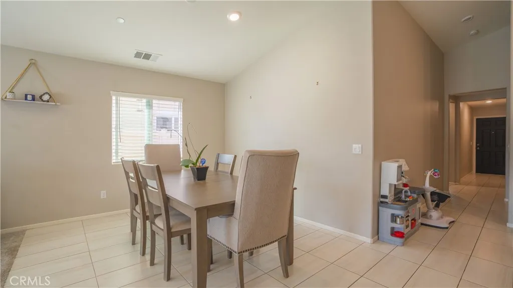 1133 Avenida Del Rio, San Jacinto, California 92582 home-pic-6