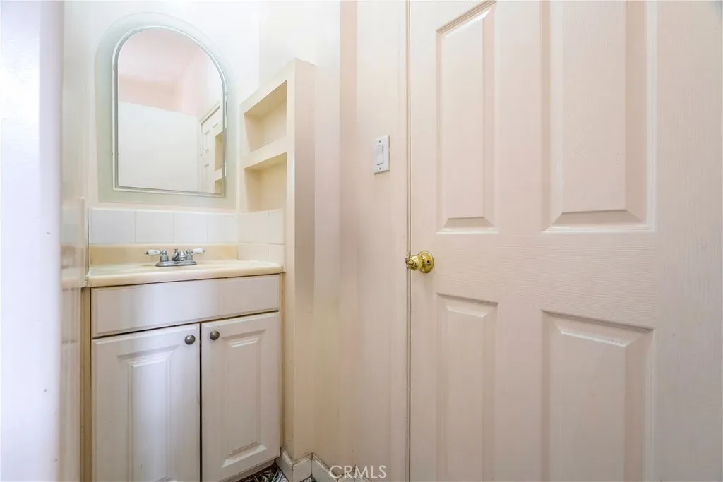 1340 1342 W 25th, Los Angeles, California 90007 home-pic-16
