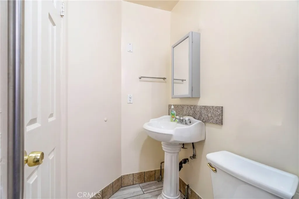 1340 1342 W 25th, Los Angeles, California 90007 home-pic-34