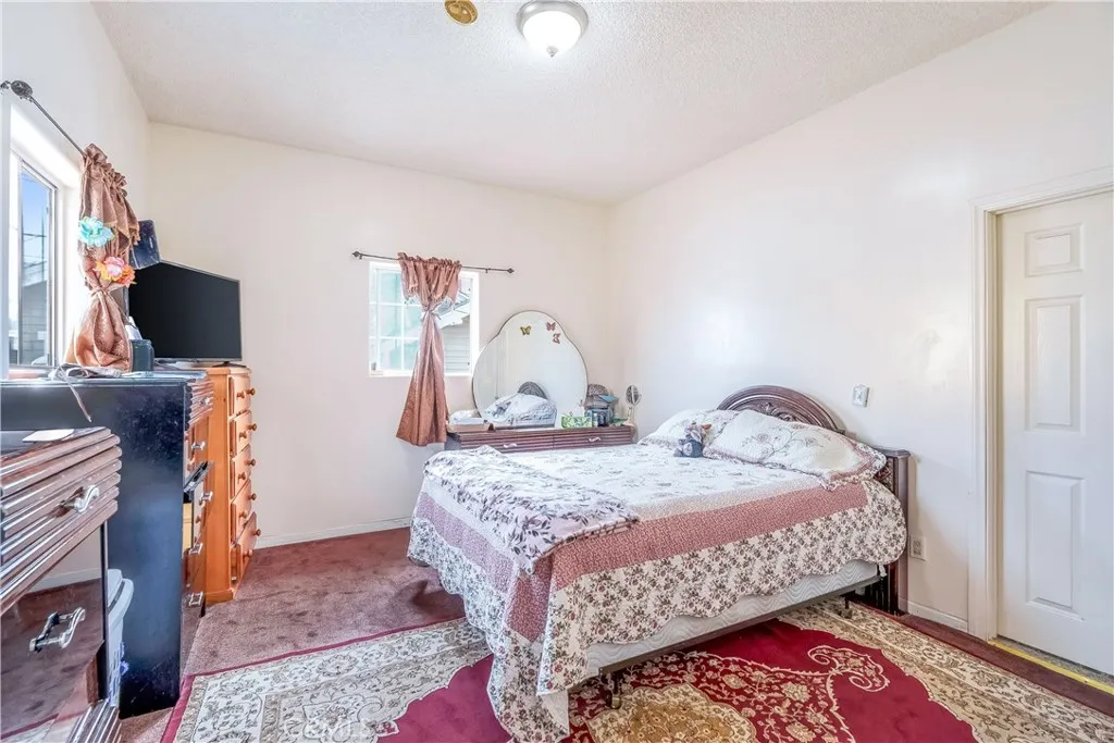 1340 1342 W 25th, Los Angeles, California 90007 home-pic-13