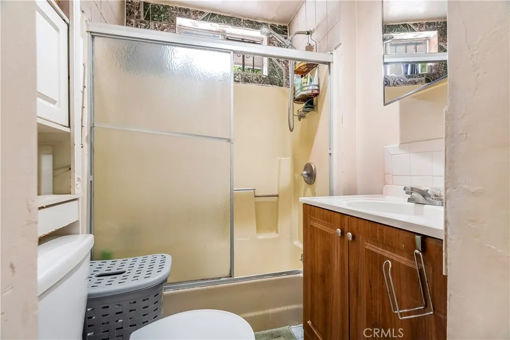 1340 1342 W 25th, Los Angeles, California 90007 home-pic-47
