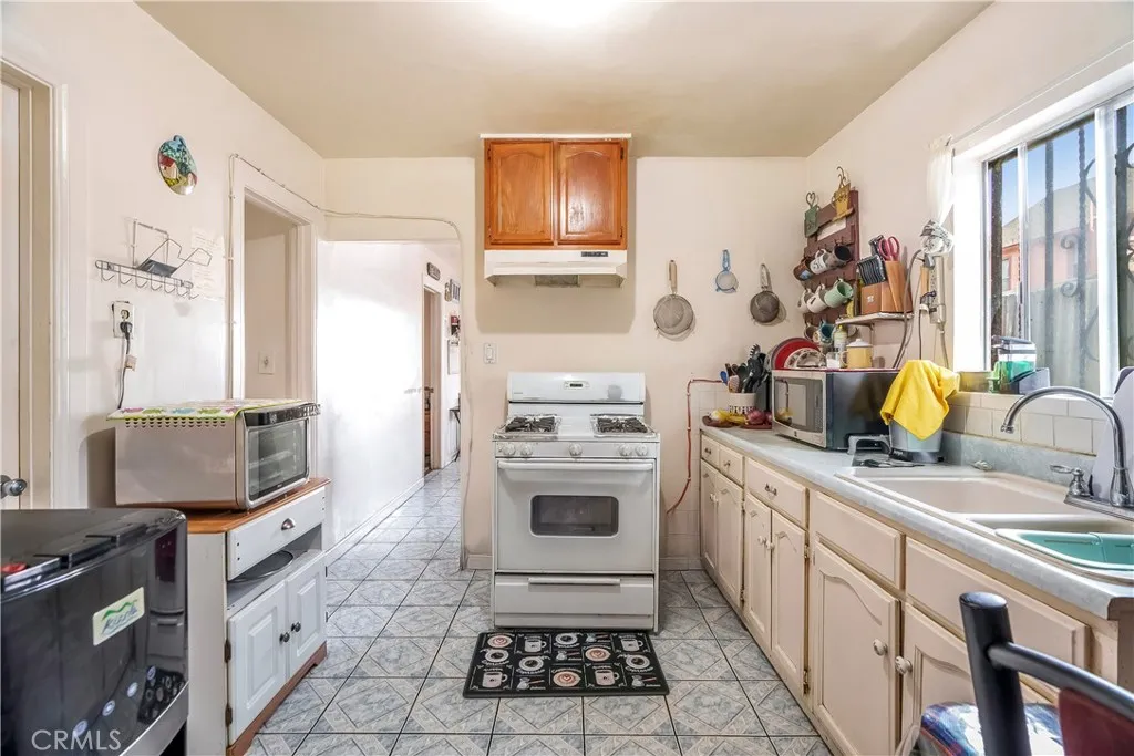 1340 1342 W 25th, Los Angeles, California 90007 home-pic-41