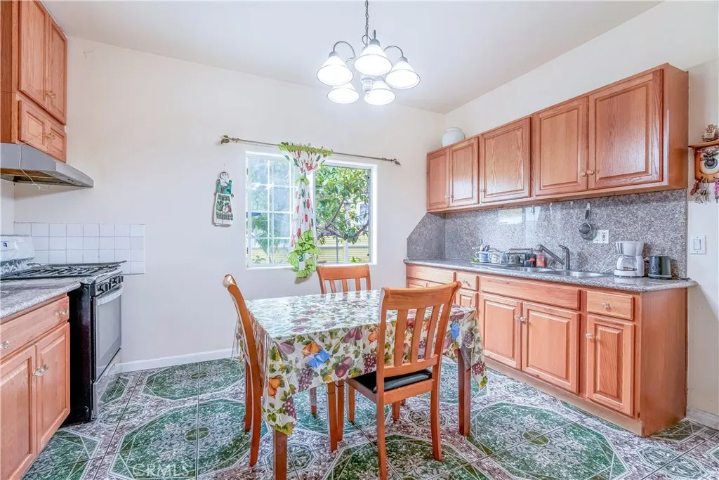 1340 1342 W 25th, Los Angeles, California 90007 home-pic-11