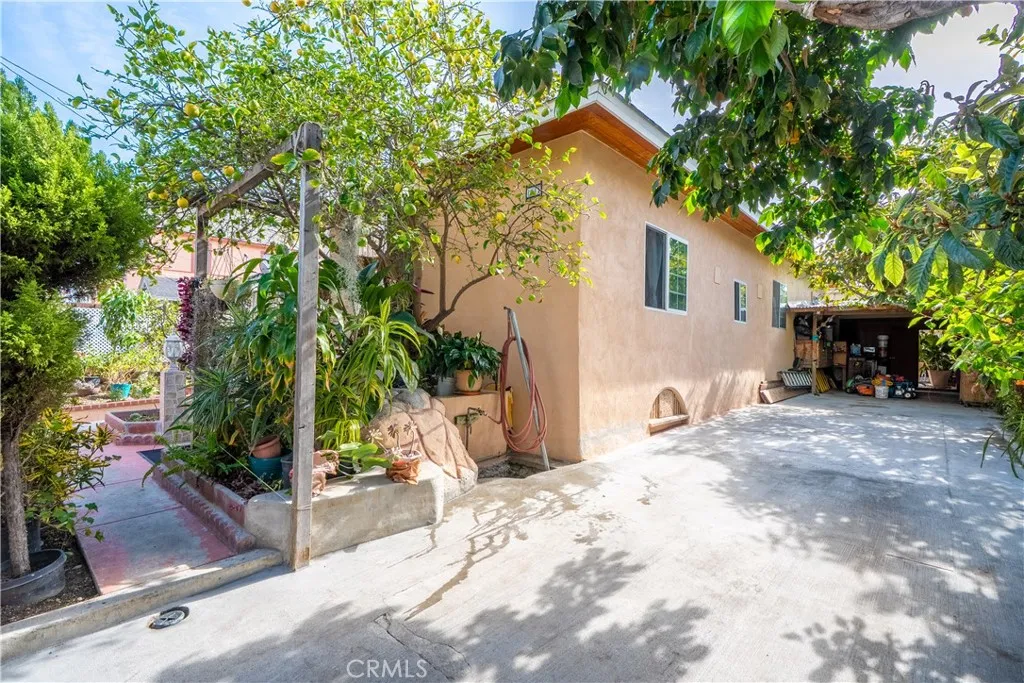 1340 1342 W 25th, Los Angeles, California 90007 home-pic-2