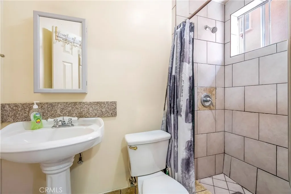 1340 1342 W 25th, Los Angeles, California 90007 home-pic-33