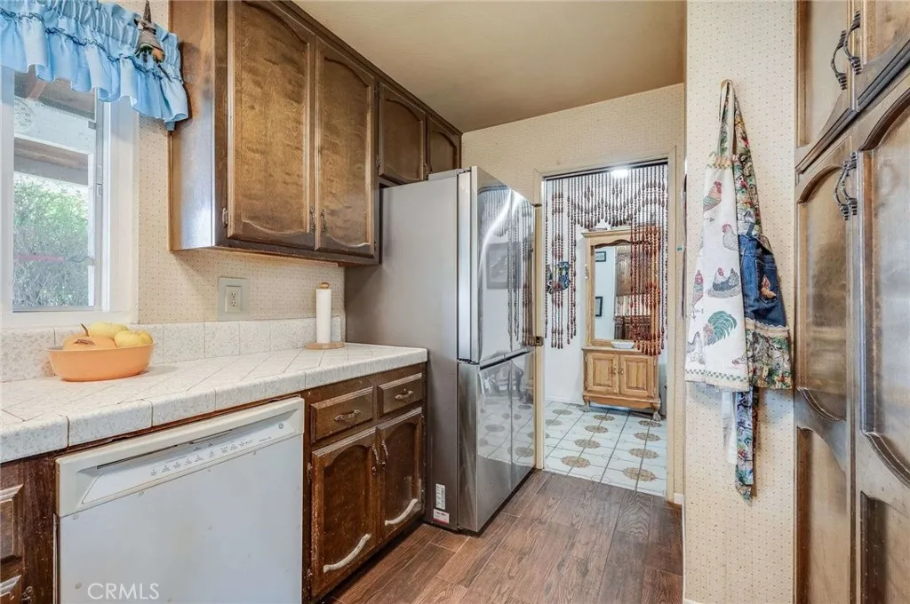 5344 Lucretia, Jurupa Valley, California 91752 home-pic-13