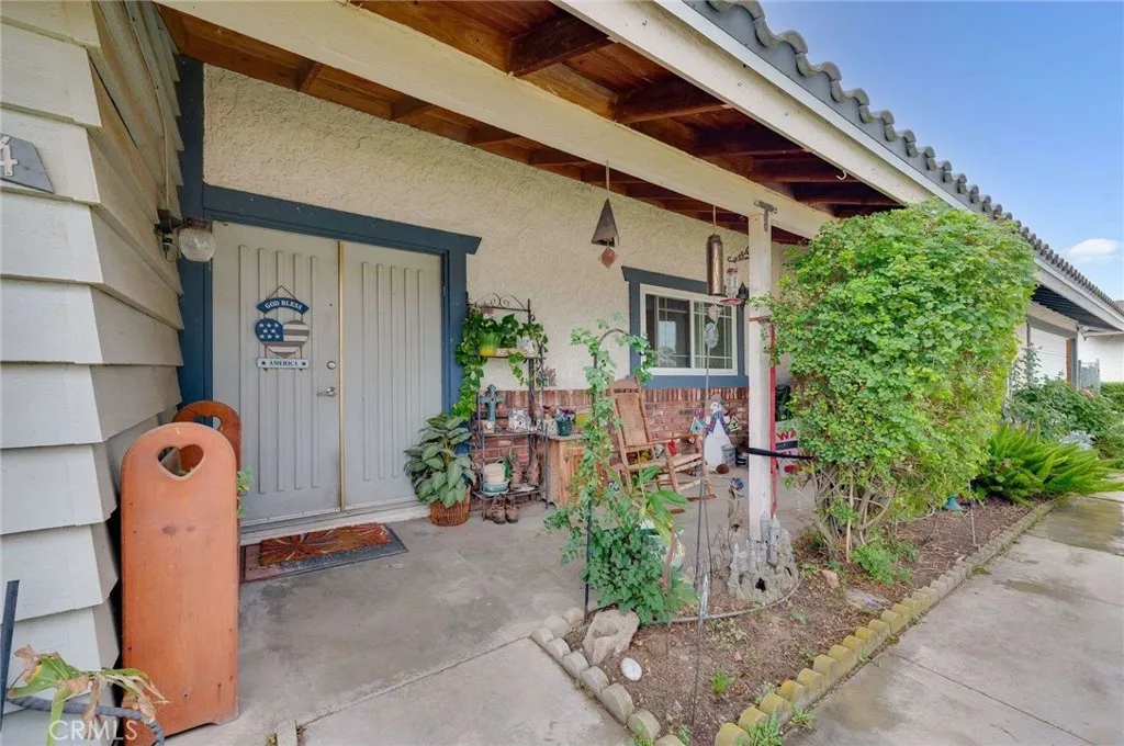 5344 Lucretia, Jurupa Valley, California 91752 home-pic-4