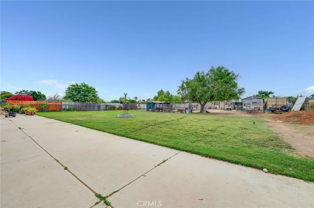 5344 Lucretia, Jurupa Valley, California 91752 home-pic-31
