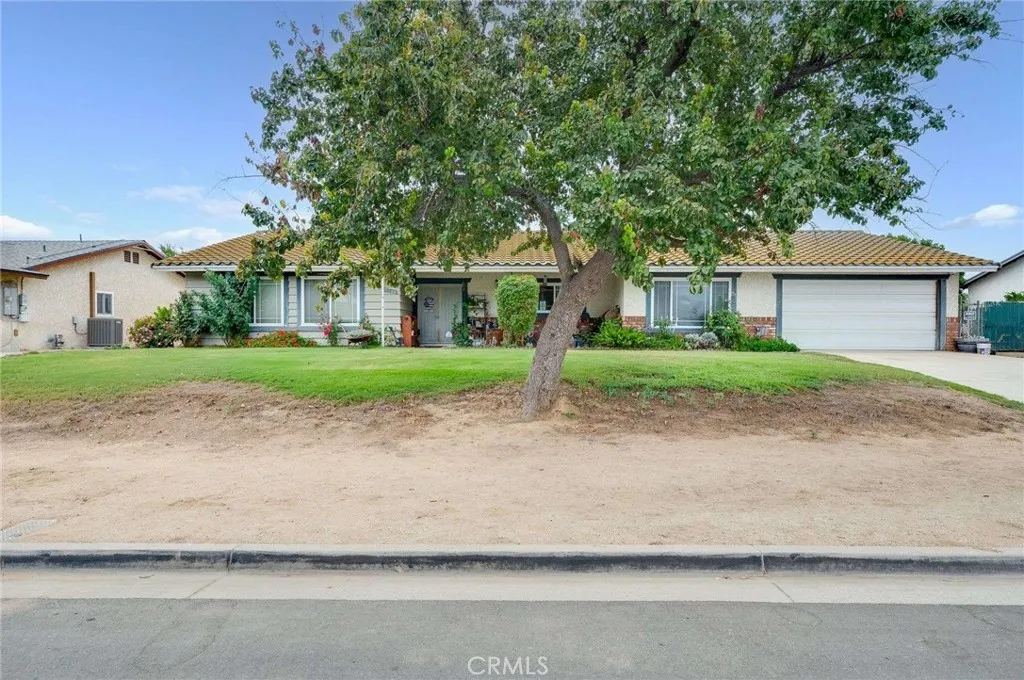 5344 Lucretia, Jurupa Valley, California 91752 home-pic-1
