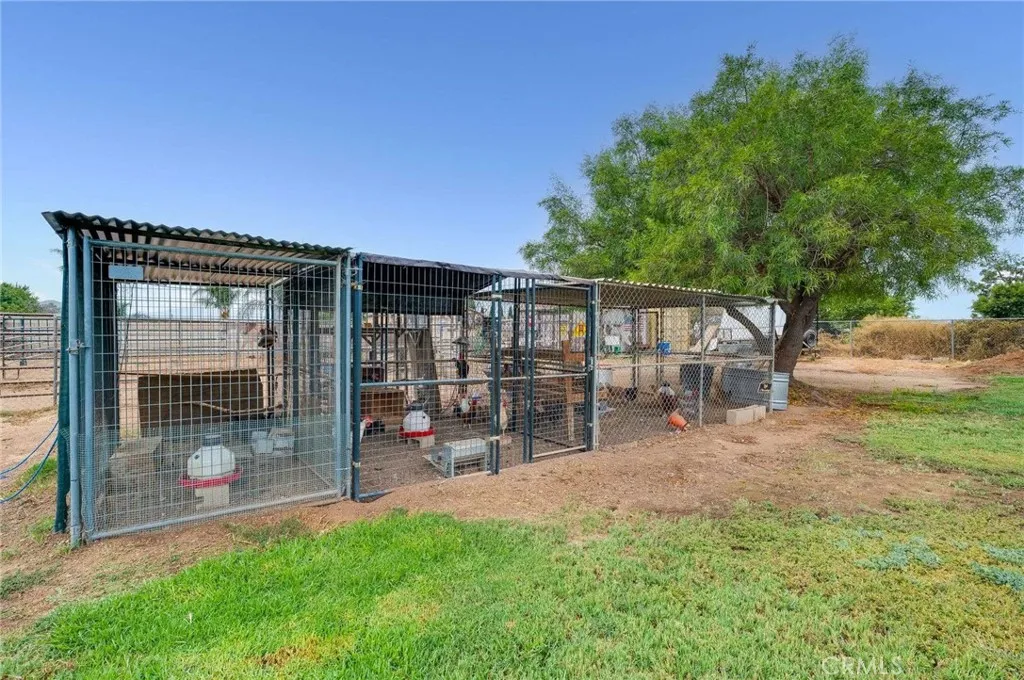 5344 Lucretia, Jurupa Valley, California 91752 home-pic-36