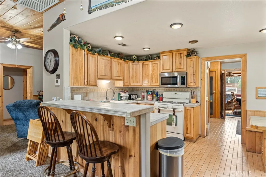 39441 Tokay, Cherry Valley, California 92223 home-pic-16