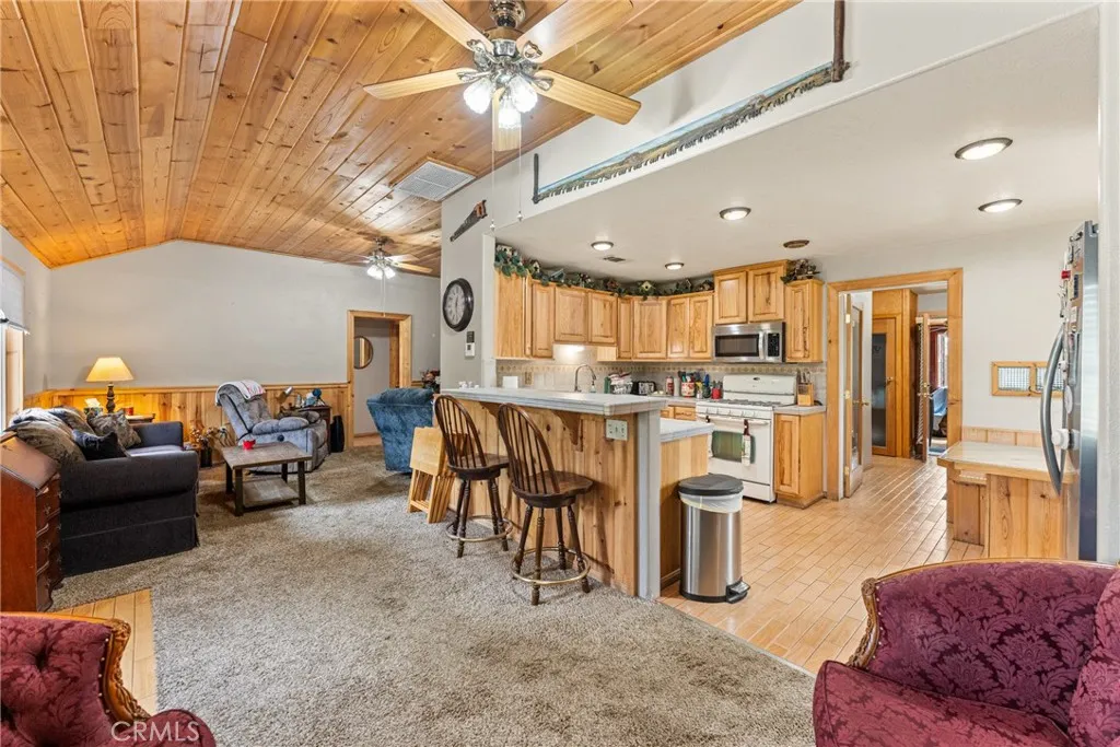 39441 Tokay, Cherry Valley, California 92223 home-pic-15