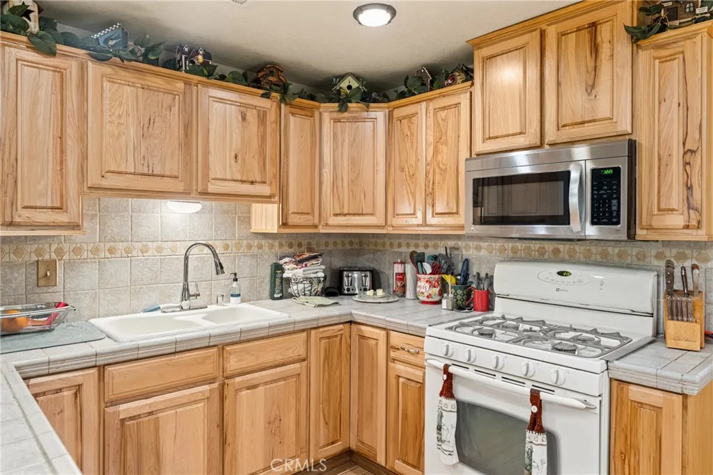 39441 Tokay, Cherry Valley, California 92223 home-pic-20
