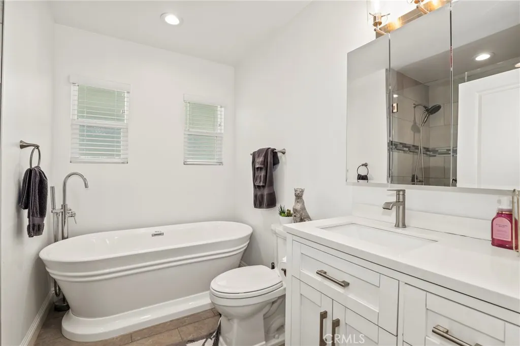 7827 La Salle, Los Angeles, California 90047 home-pic-13