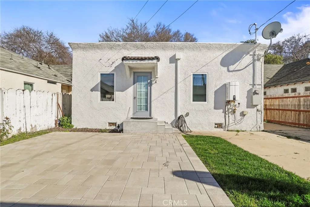 7827 La Salle, Los Angeles, California 90047 home-pic-15
