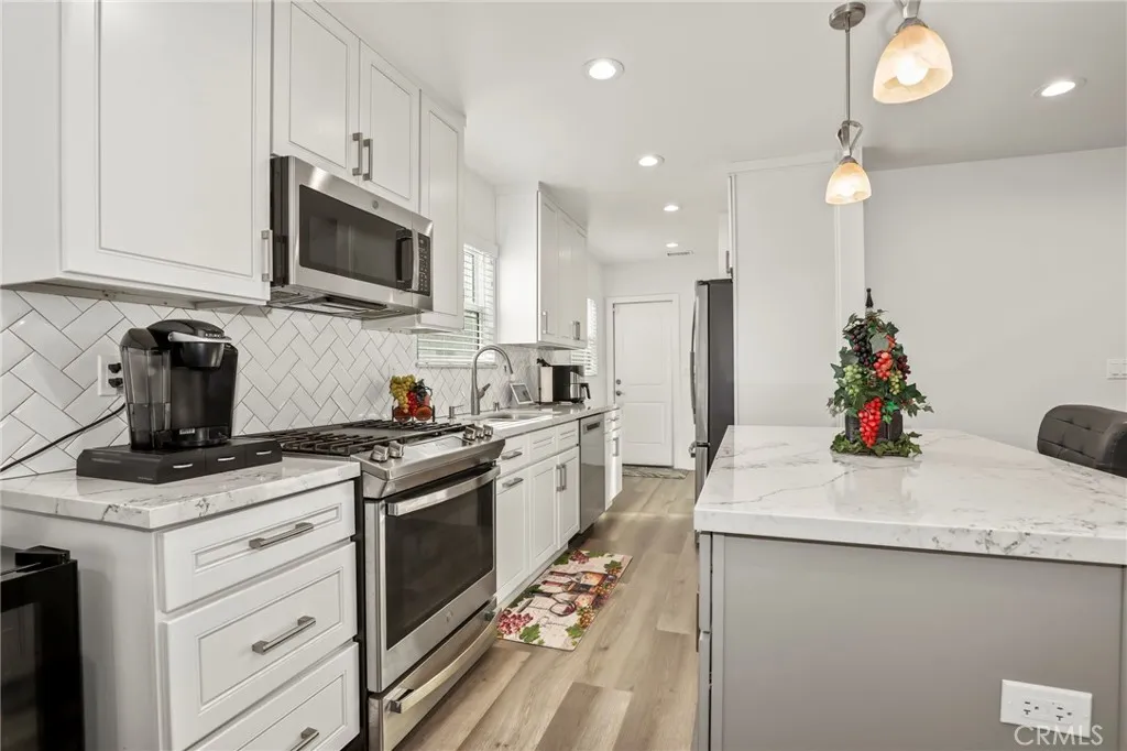 7827 La Salle, Los Angeles, California 90047 home-pic-7