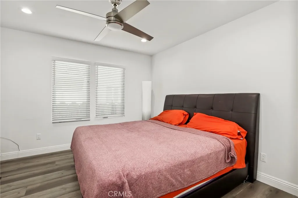 7827 La Salle, Los Angeles, California 90047 home-pic-10