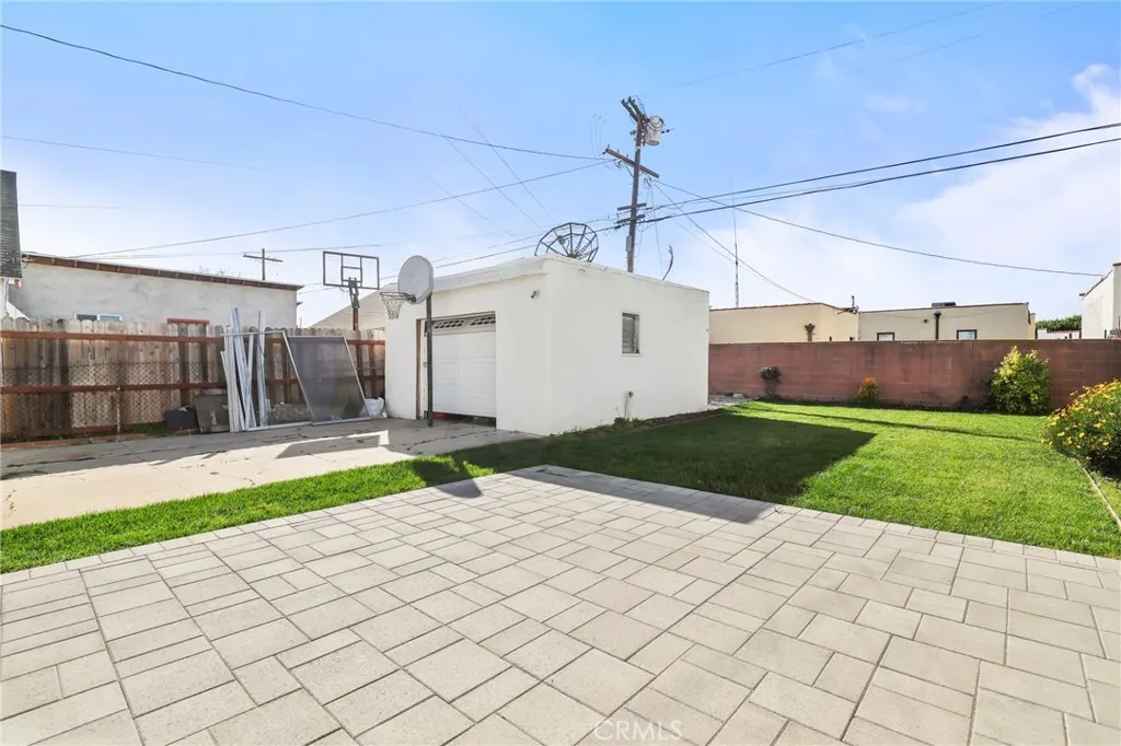 7827 La Salle, Los Angeles, California 90047 home-pic-16
