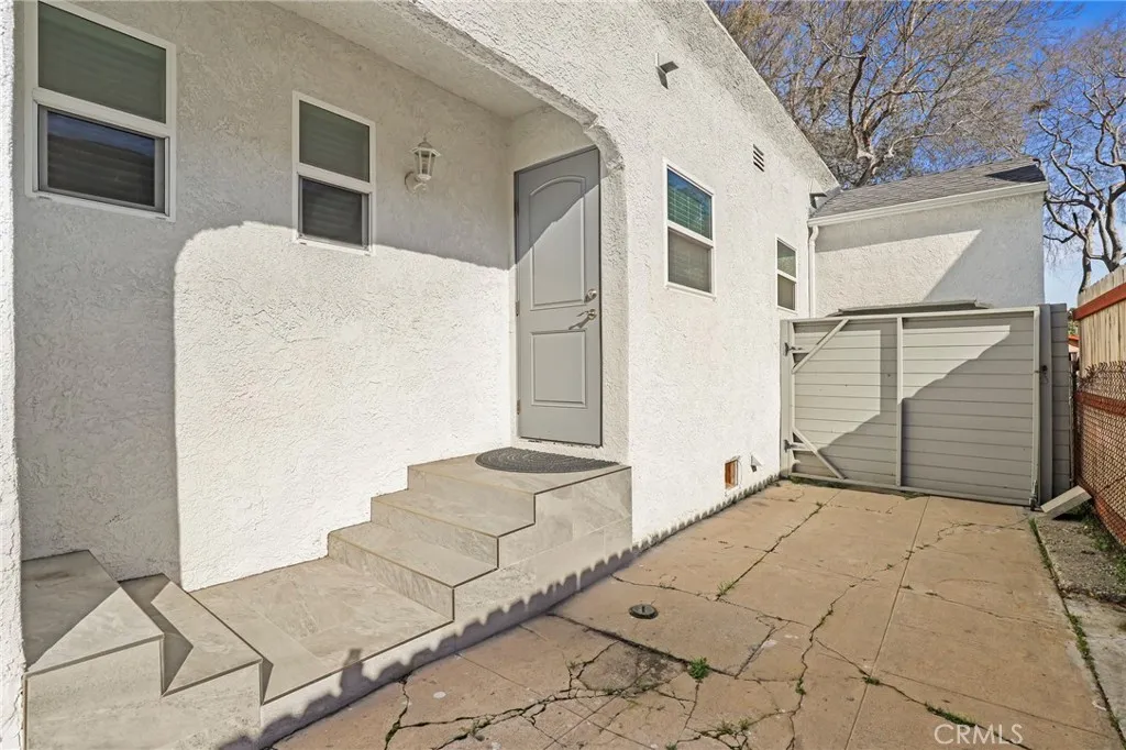 7827 La Salle, Los Angeles, California 90047 home-pic-19