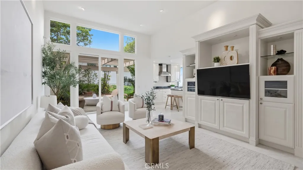 31 Saint Tropez, Newport Beach, California 92660 home-pic-22