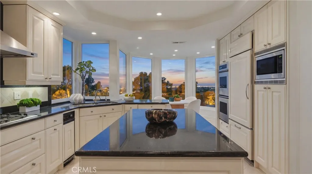 31 Saint Tropez, Newport Beach, California 92660 home-pic-17