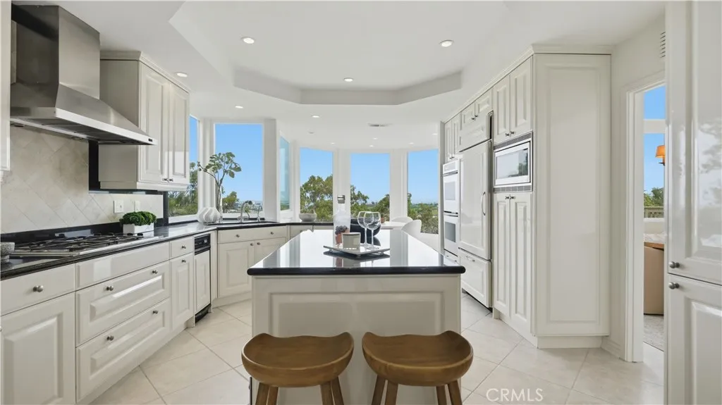 31 Saint Tropez, Newport Beach, California 92660 home-pic-16