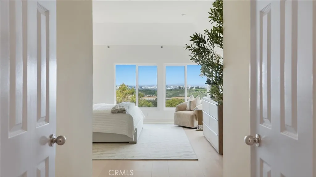 31 Saint Tropez, Newport Beach, California 92660 home-pic-24
