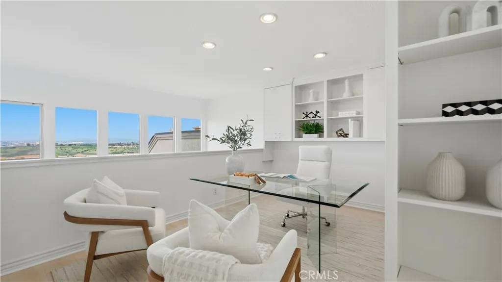 31 Saint Tropez, Newport Beach, California 92660 home-pic-40