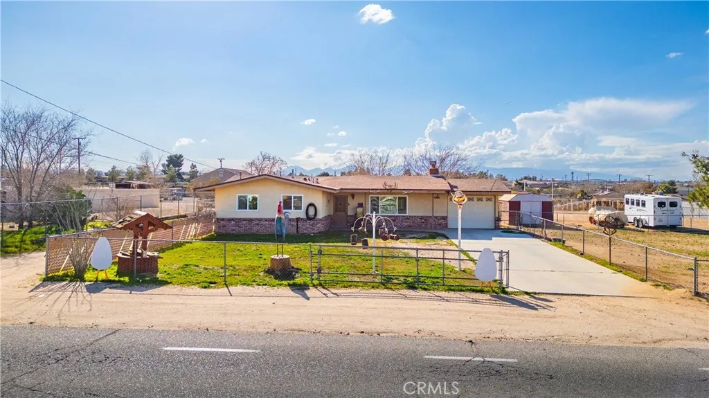 10872 Peach Avenue, Hesperia, California 92345 home-pic-1