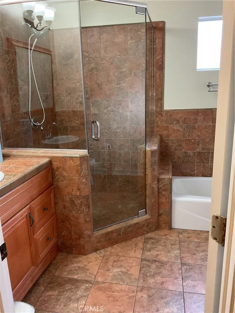 1627 W 65th Street, Los Angeles, California 90047 home-pic-6