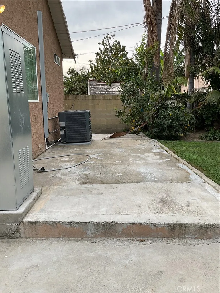 1627 W 65th Street, Los Angeles, California 90047 home-pic-13