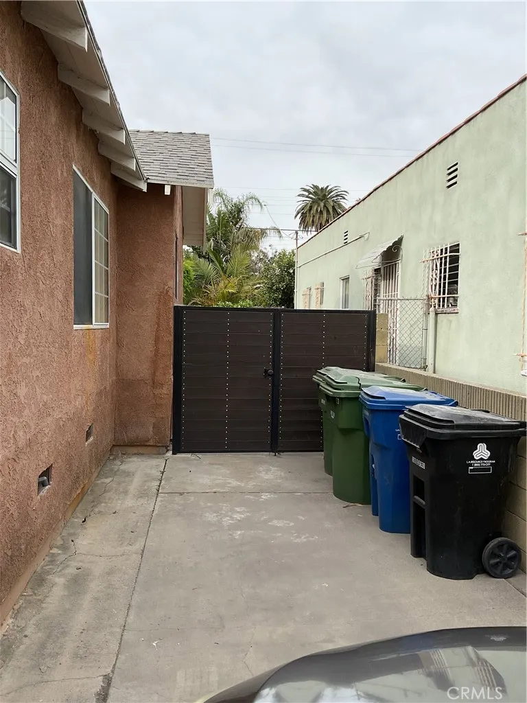 1627 W 65th Street, Los Angeles, California 90047 home-pic-12