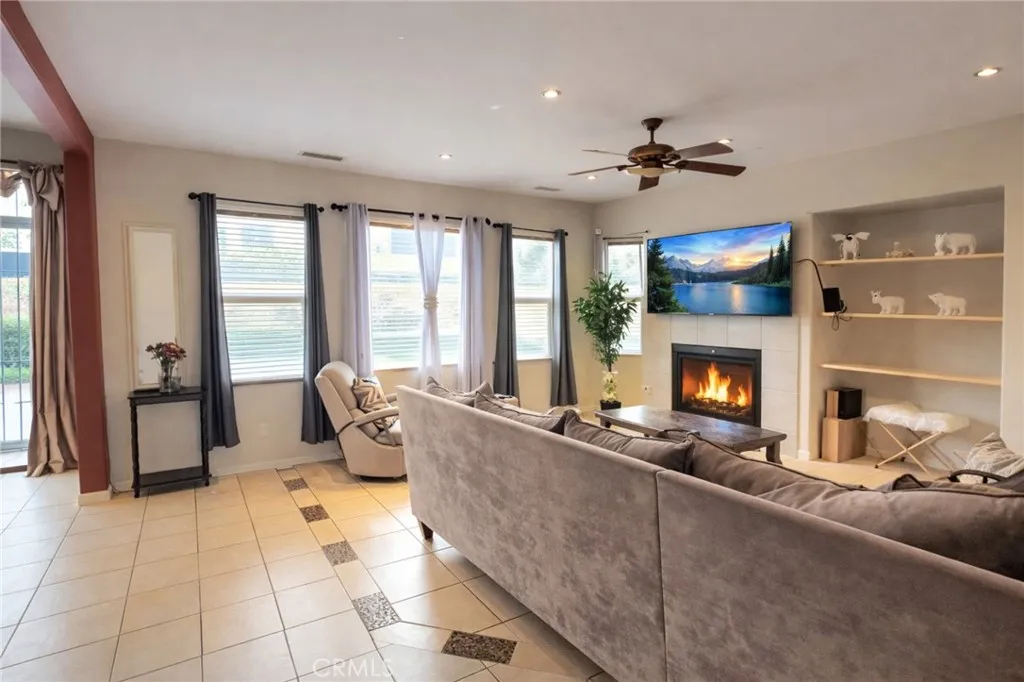 3116 Peaceful Way, Lancaster, California 93535 home-pic-4