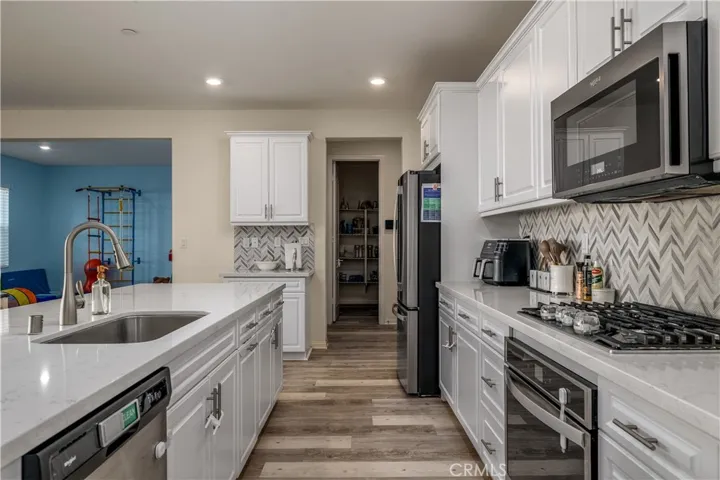 Upgraded kitchen appliances and features