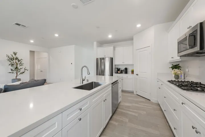 12_40161_Pardova_Dr12_mls