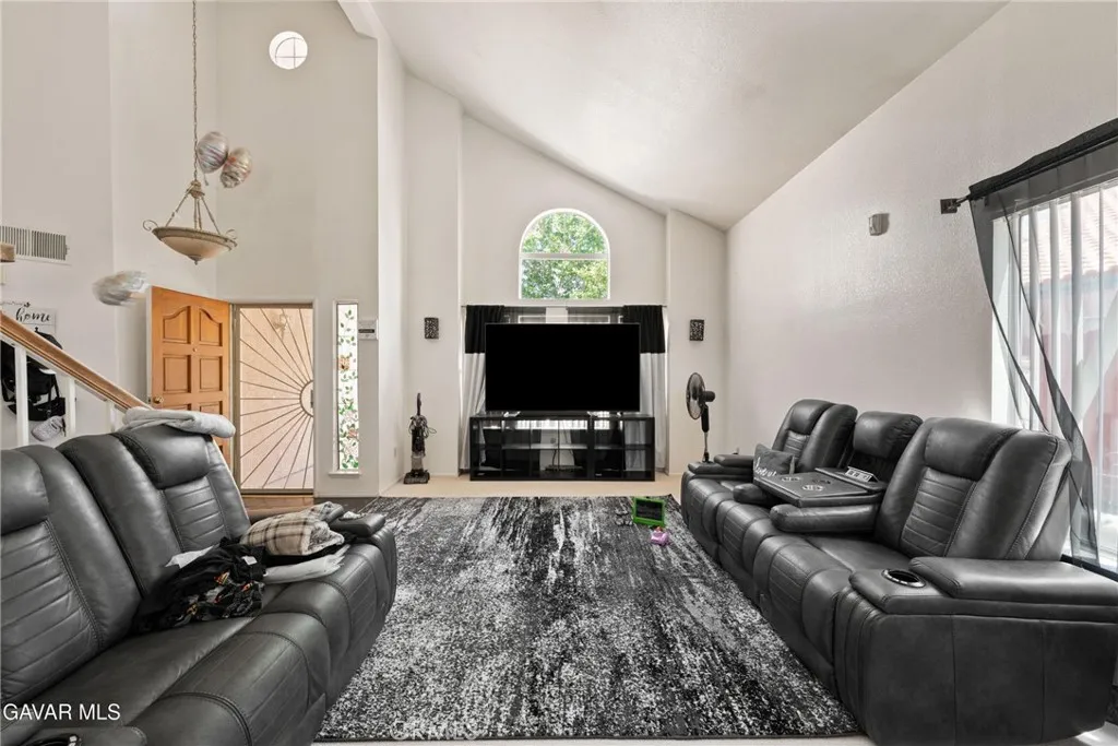 38145 Lido, Palmdale, California 93552 home-pic-2