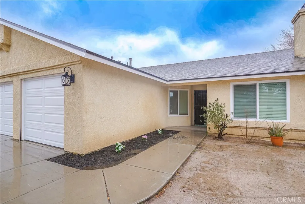 19228 Live Oak, Hesperia, California 92345 home-pic-4