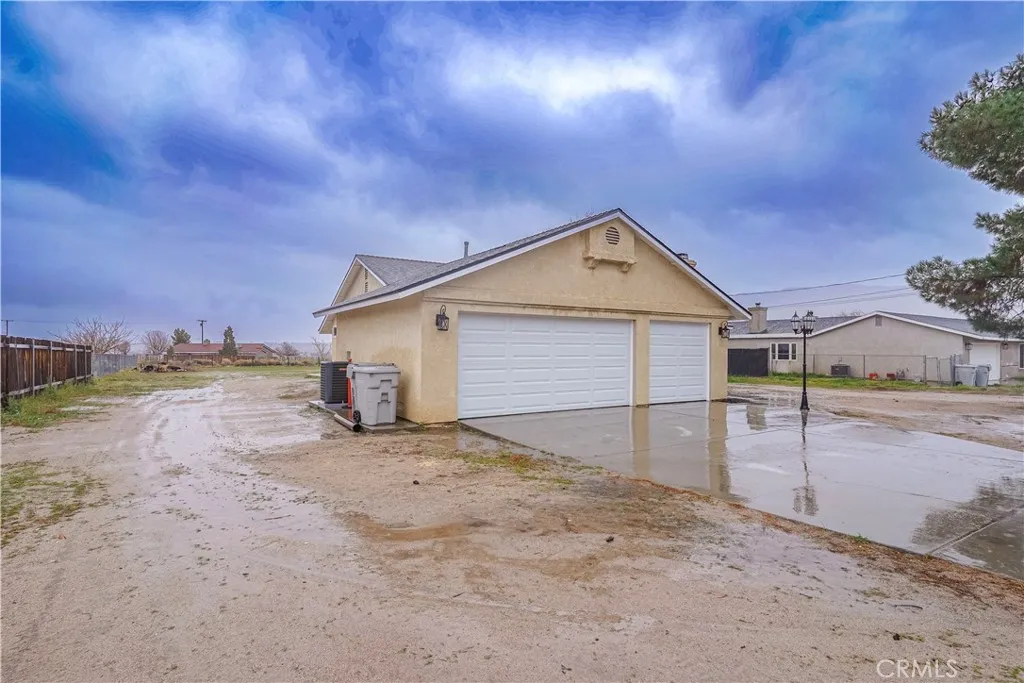 19228 Live Oak, Hesperia, California 92345 home-pic-3