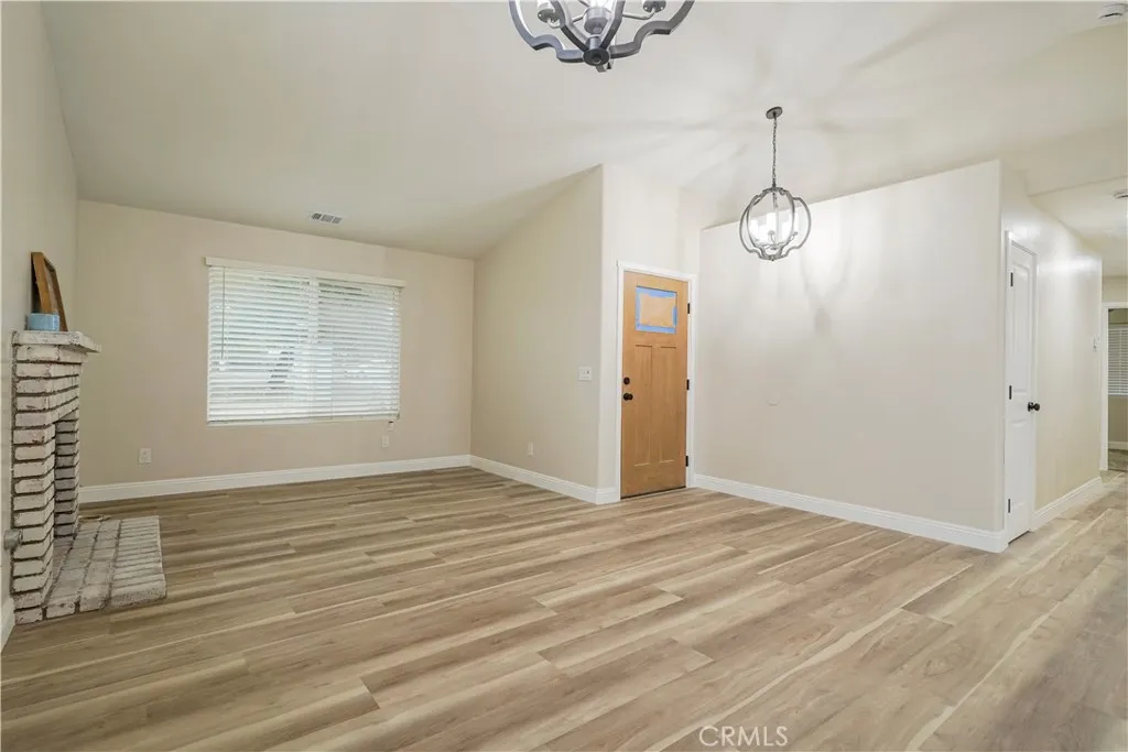 19228 Live Oak, Hesperia, California 92345 home-pic-9