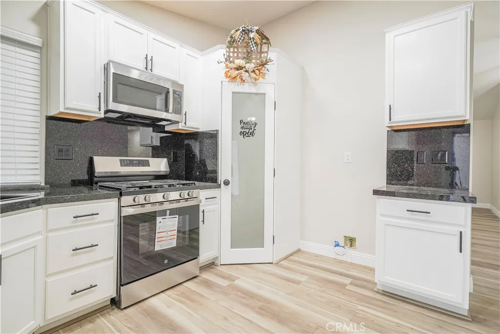 19228 Live Oak, Hesperia, California 92345 home-pic-17