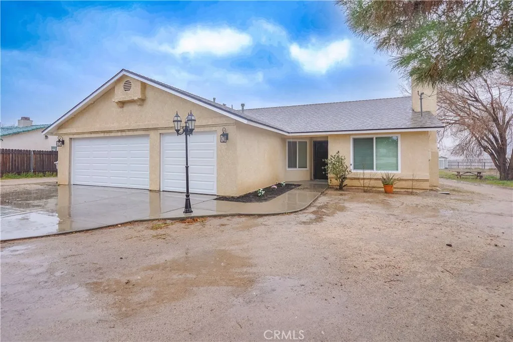 19228 Live Oak, Hesperia, California 92345 home-pic-1