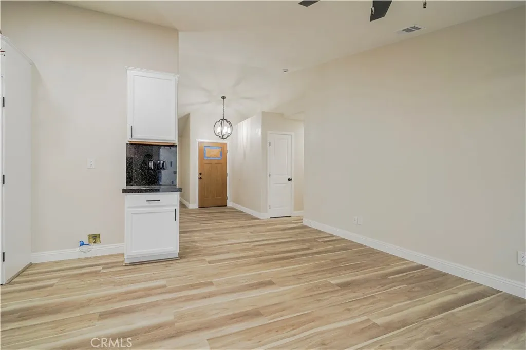 19228 Live Oak, Hesperia, California 92345 home-pic-14