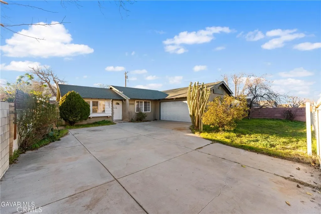 38609 Glenraven, Palmdale, California 93550 home-pic-1