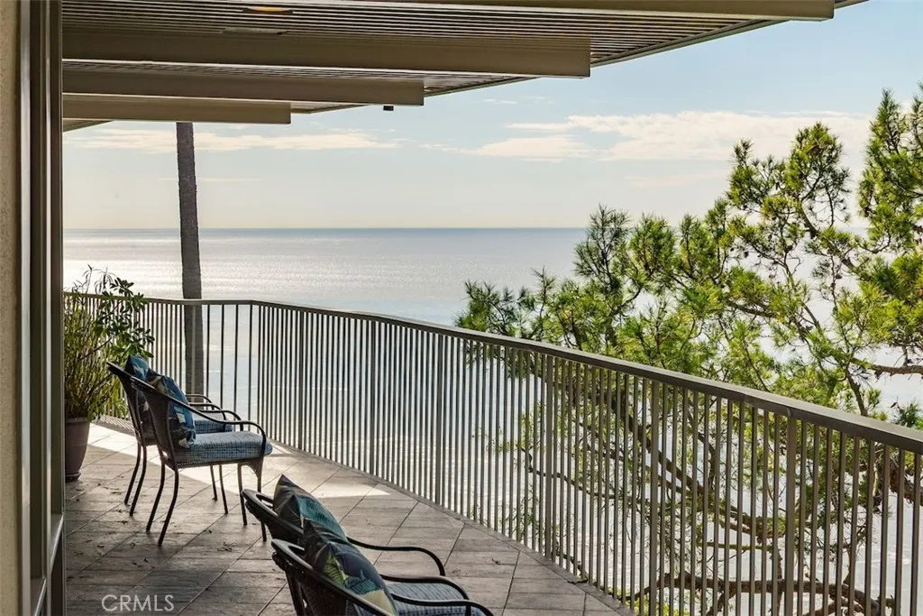 1733 Paseo Del Mar, Palos Verdes Estates, California 90274 home-pic-11
